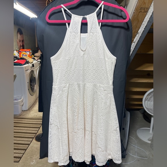 Cream Colored Dress - Picture 2 of 3